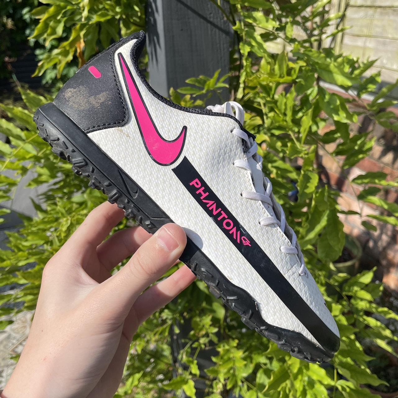 nike phantom grey and pink