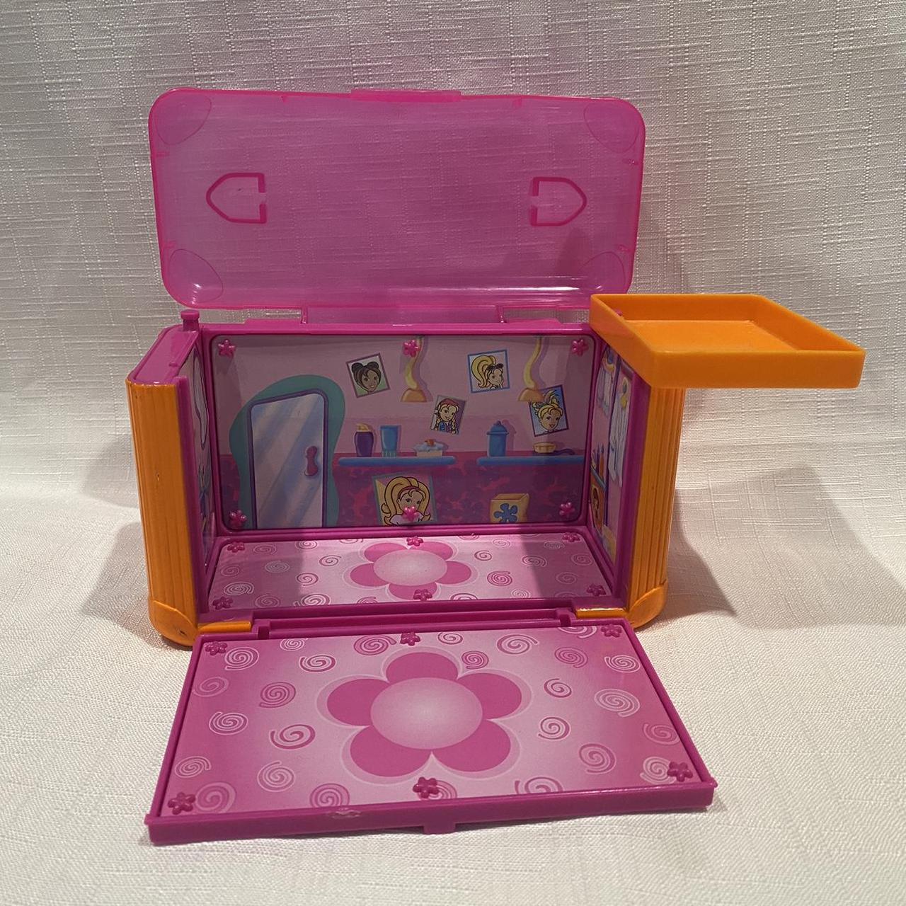 Vintage 2003 magnetic Polly Pocket compact