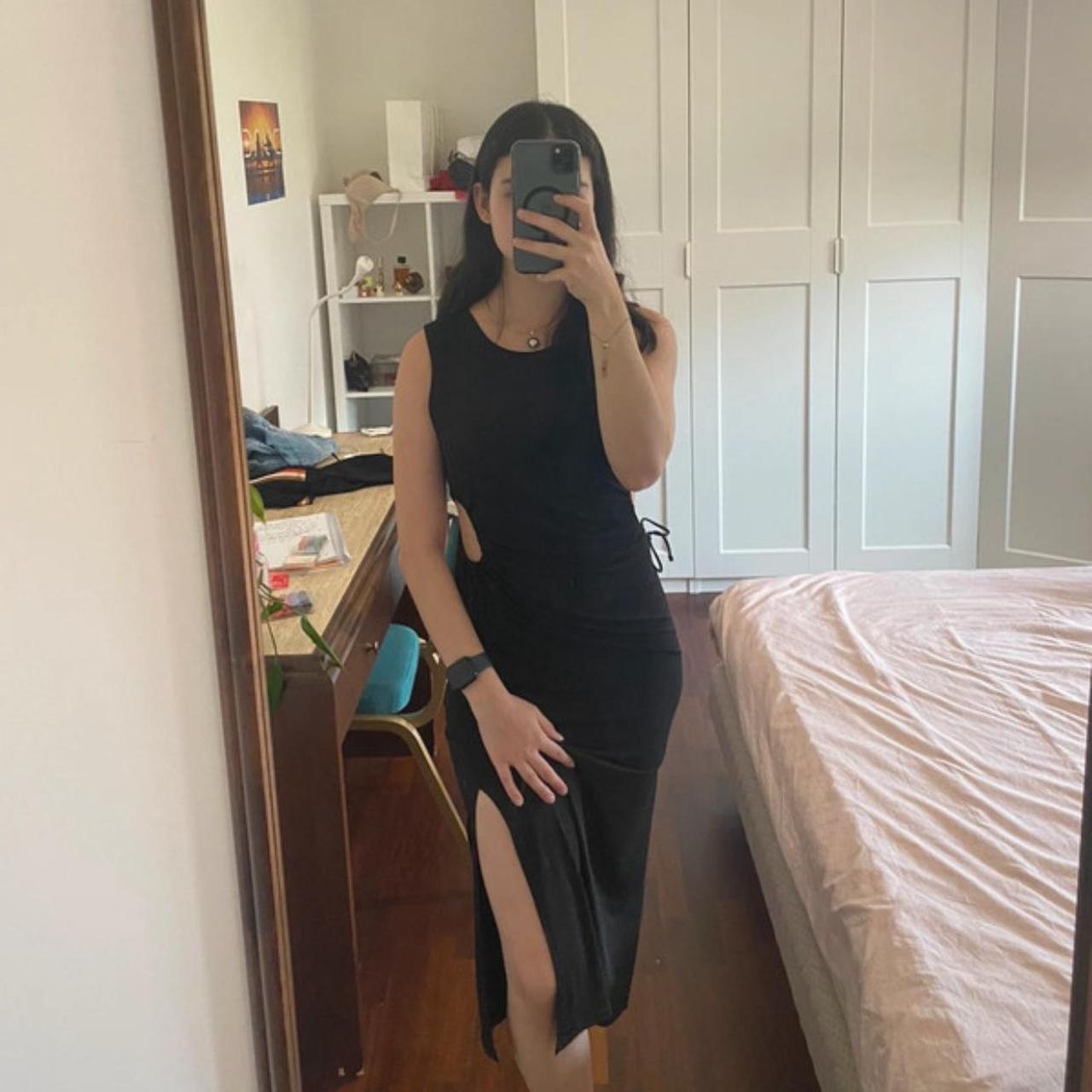 ☆ドイツ発*BERSHKA*新作*リバーシブルマキシクラッチバッグ/V☆ Bershka strapless velvet dress with a slit in the | Depop