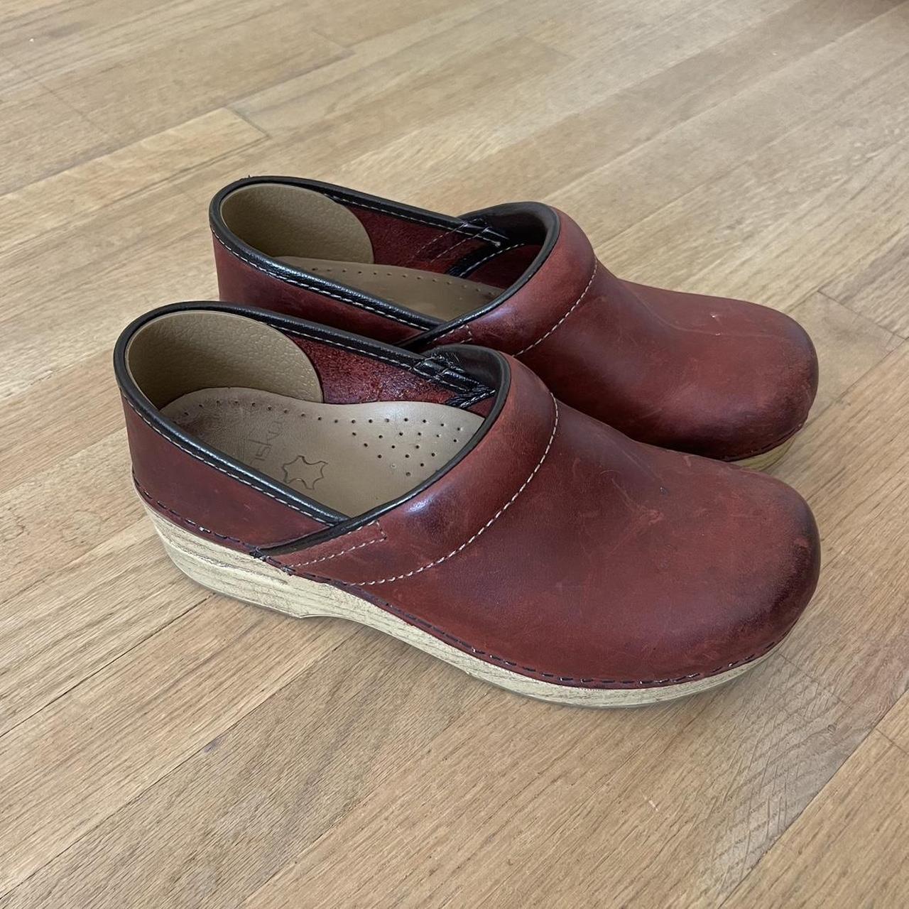 red patent dansko clogs