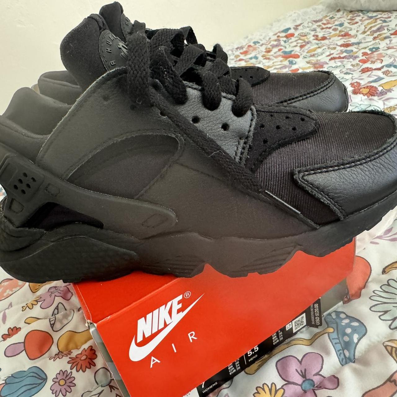 nike air huarache 5.5 womens black