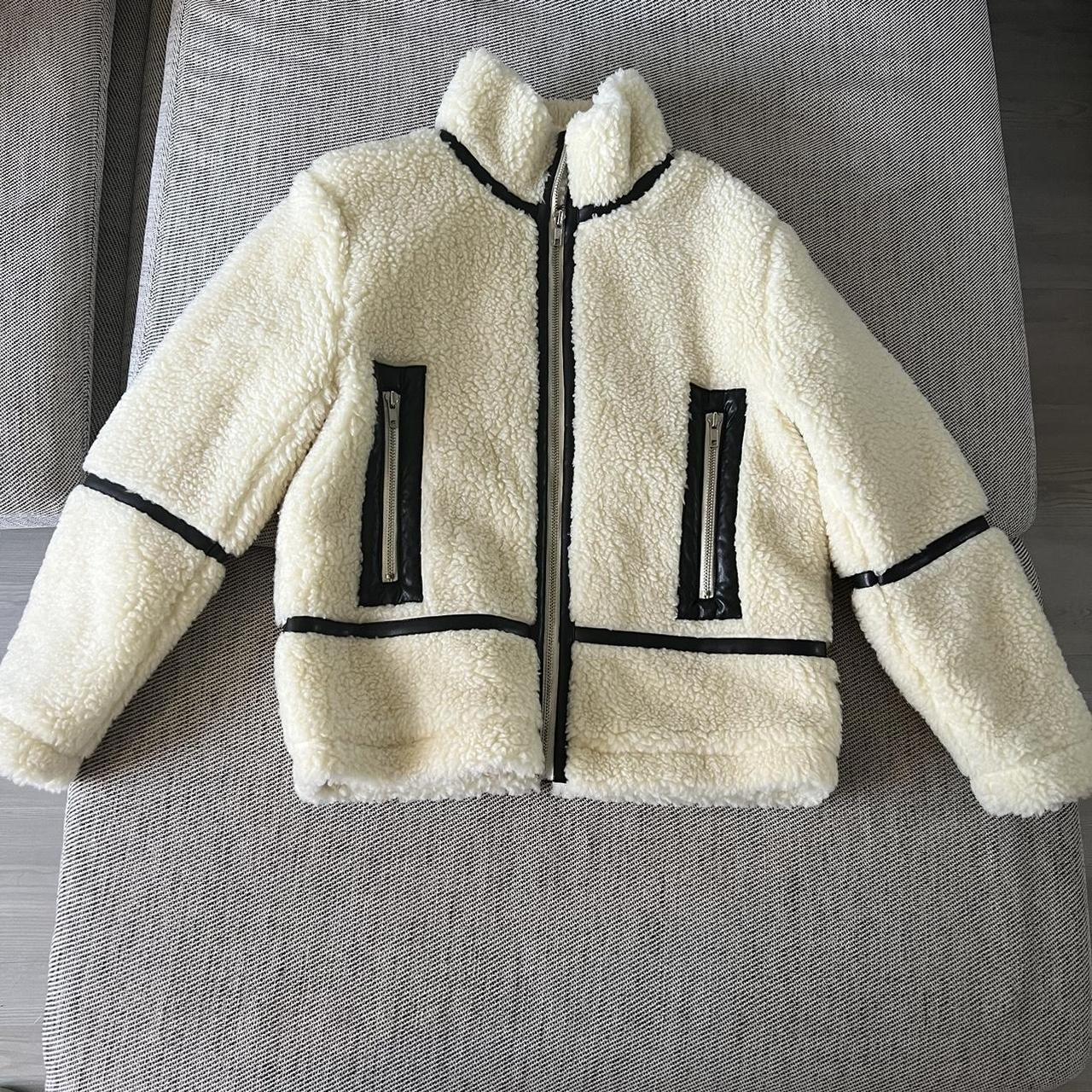 item listed by nicolejyu