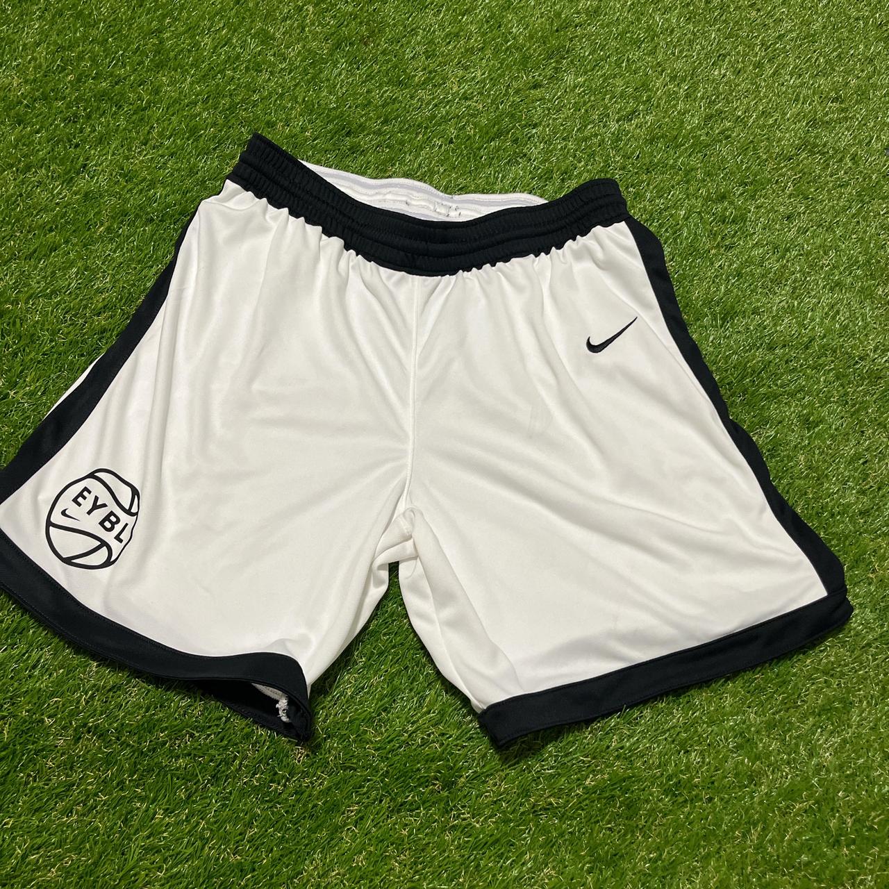 Nike EYBL shorts top