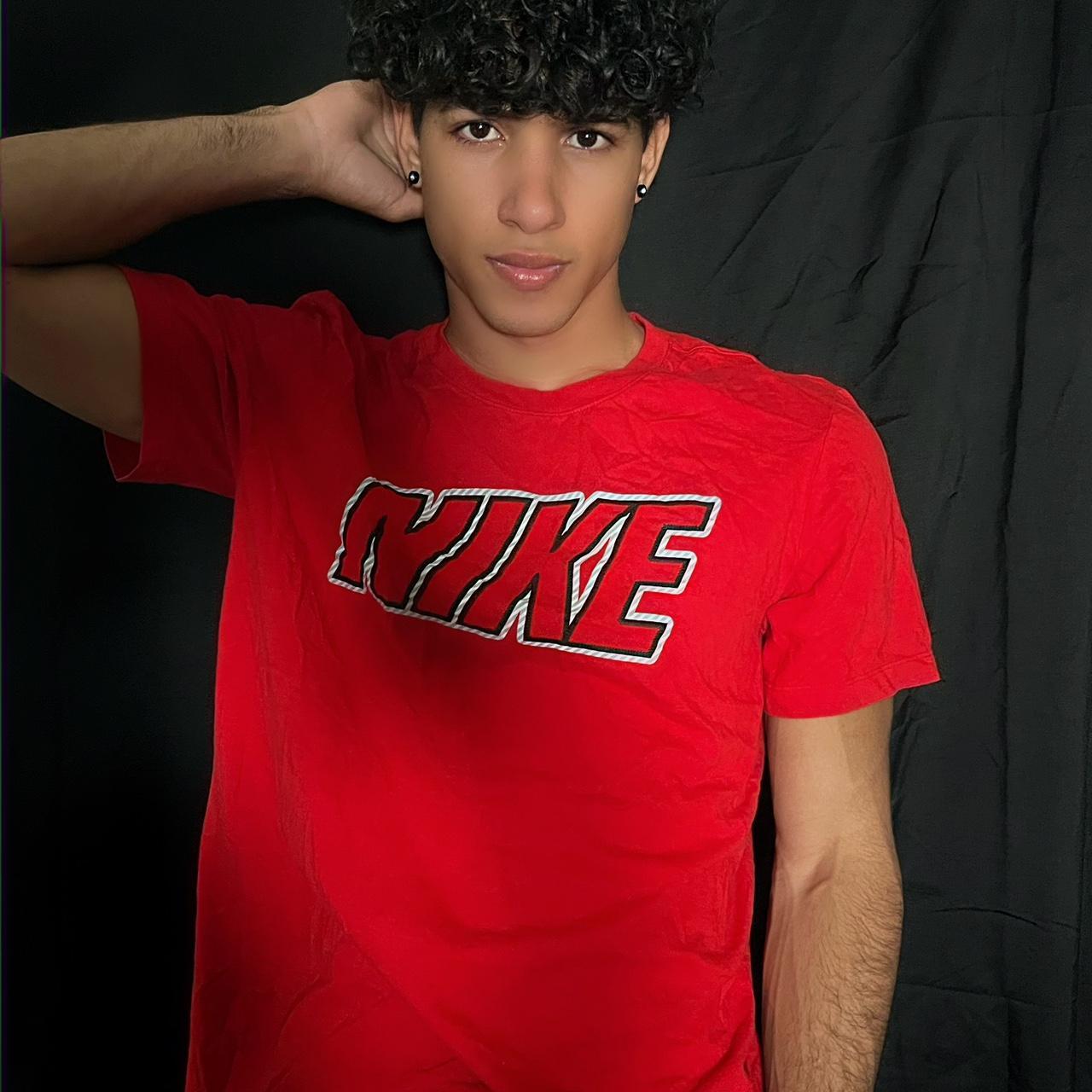 mens nike red t shirt