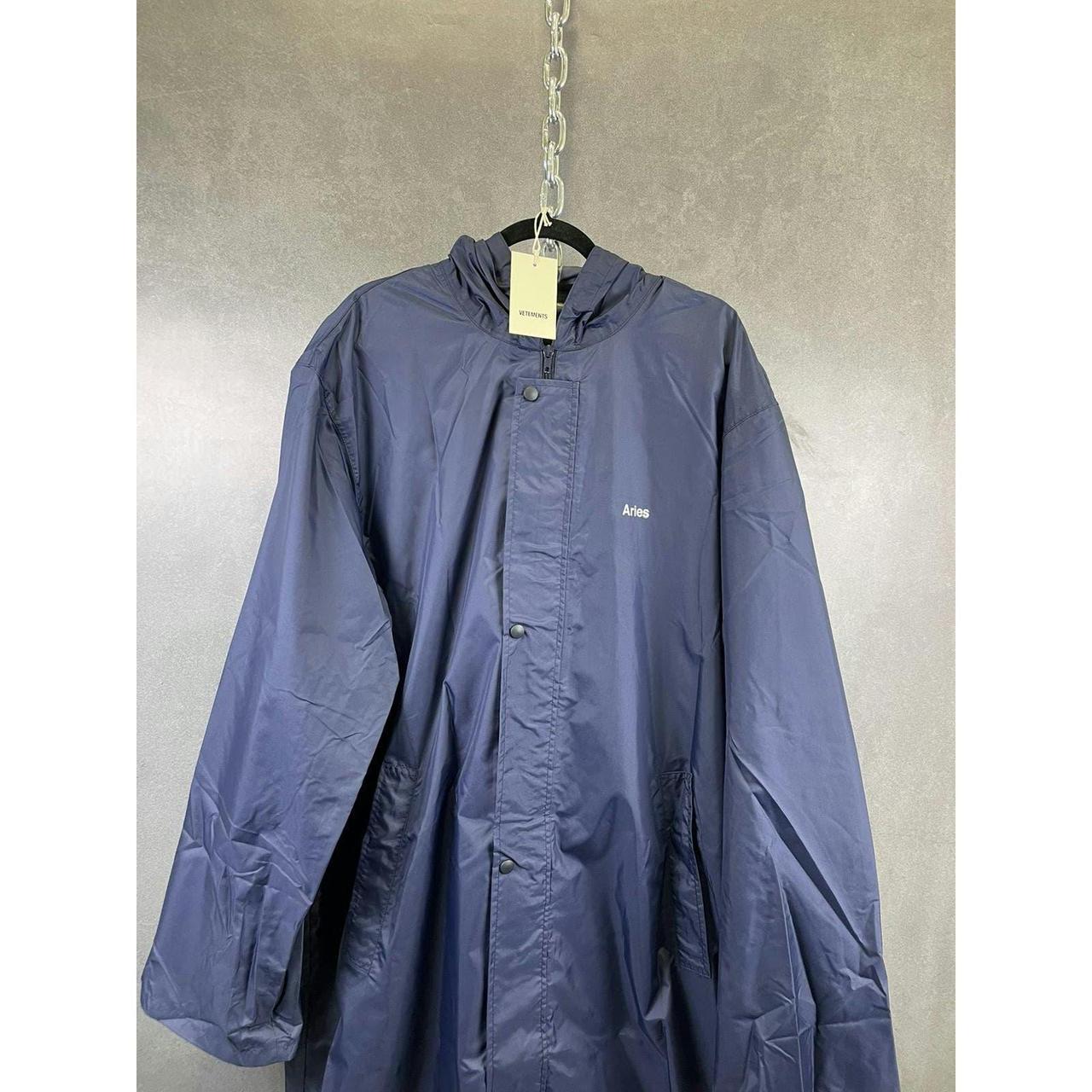 Vetements aries sale raincoat