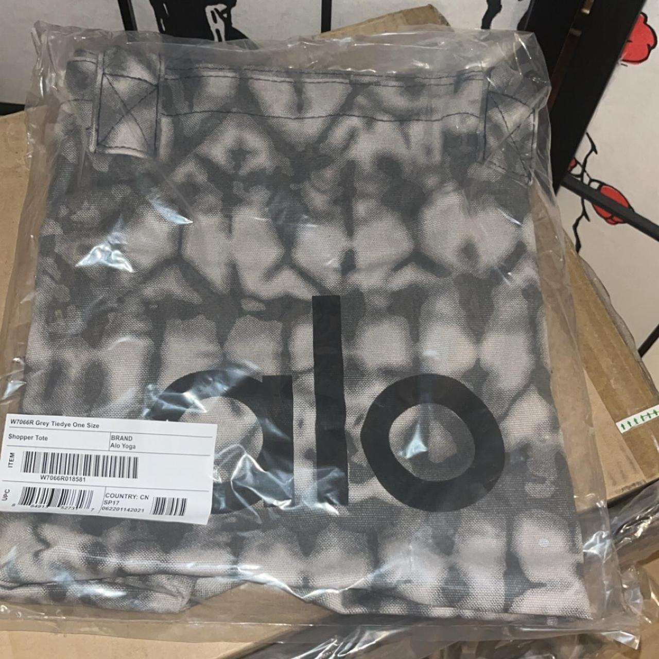 WHOLESALE FOR SELLERS = ALO YOGA ICONIC SHOPPER !!! | Depop