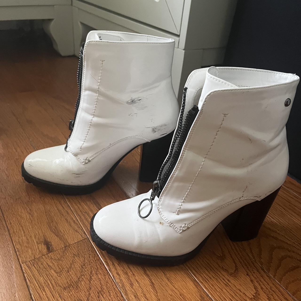 Vera wang cheap white boots