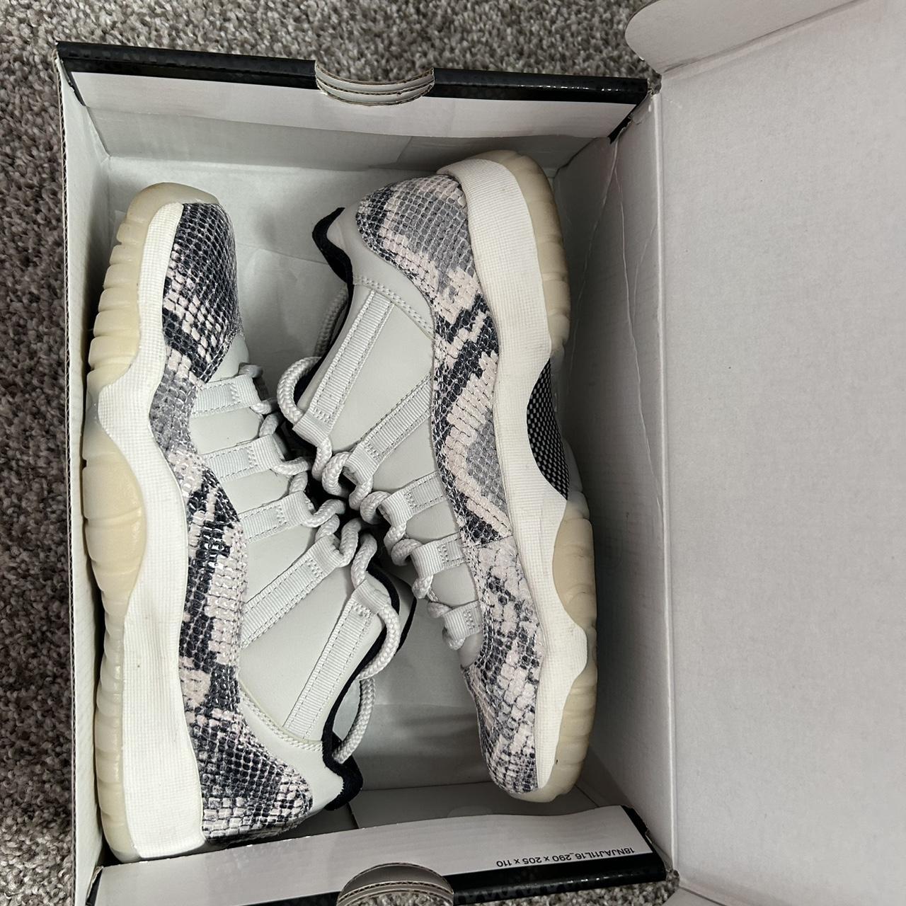 Snake skin 11 grey online