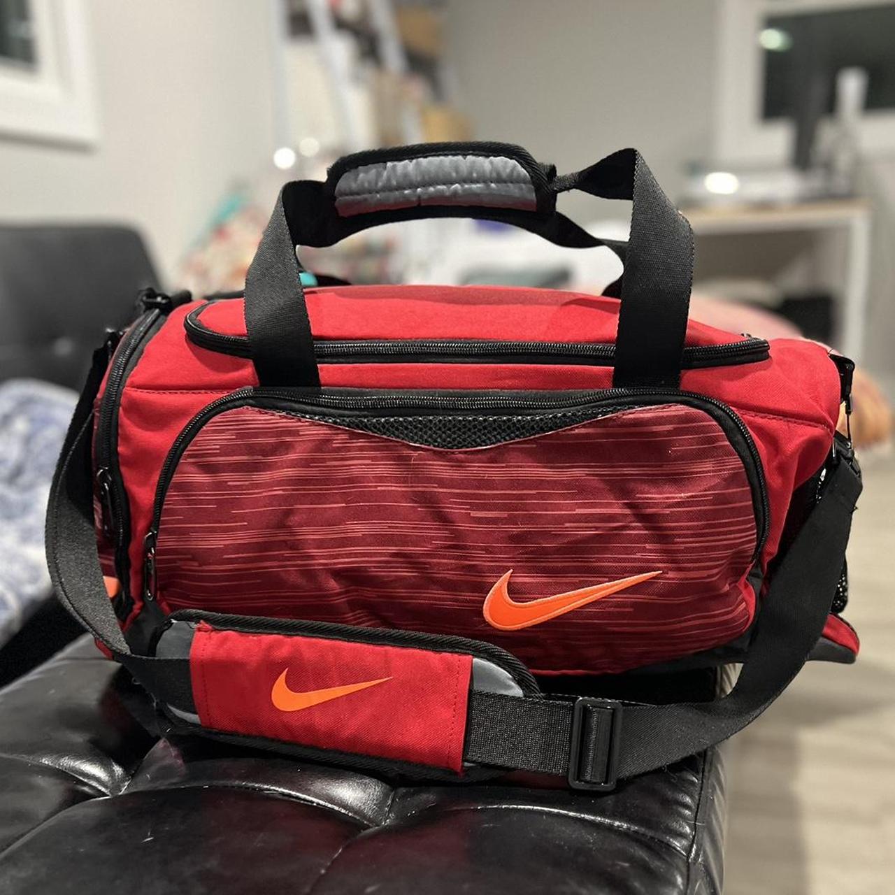 Mens nike duffel bag online