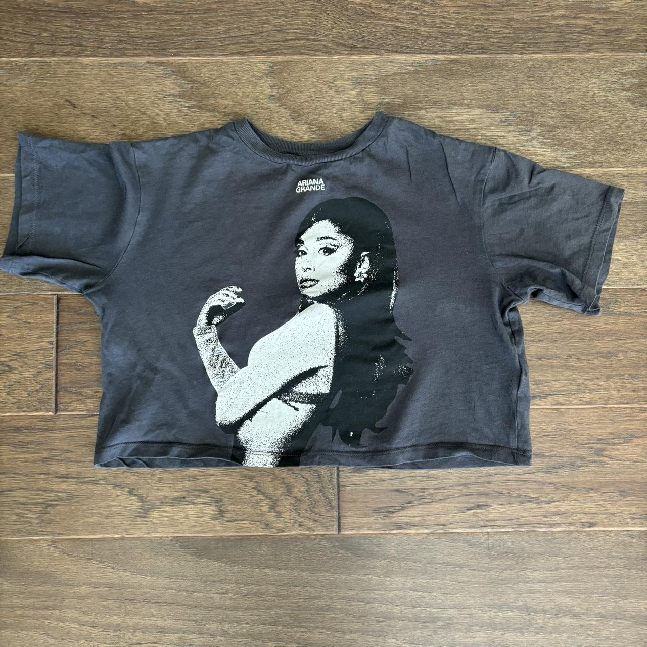 Ariana Grande 2024 H&M Cropped Tee