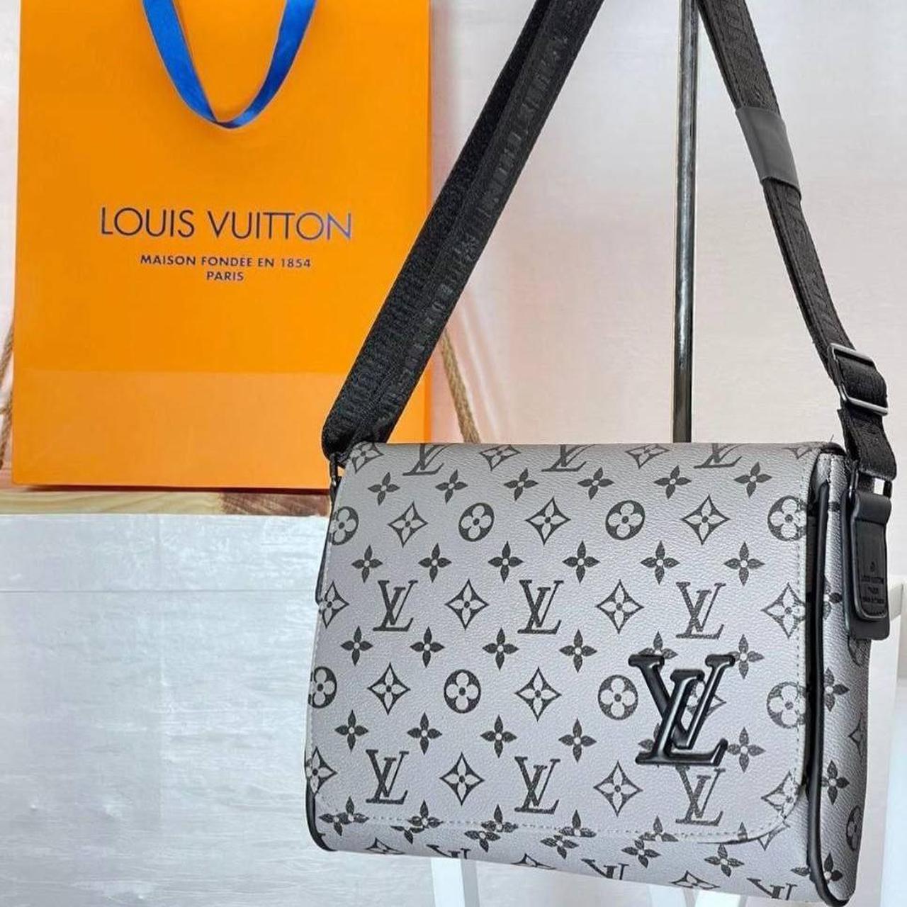 ほぼ未使用✴︎ LOUIS VUITTON✴︎フレグランスAPOGEE✴︎4本 BUY Louis Vuitton LV Skate Grey / Black | Kixify Marketplace