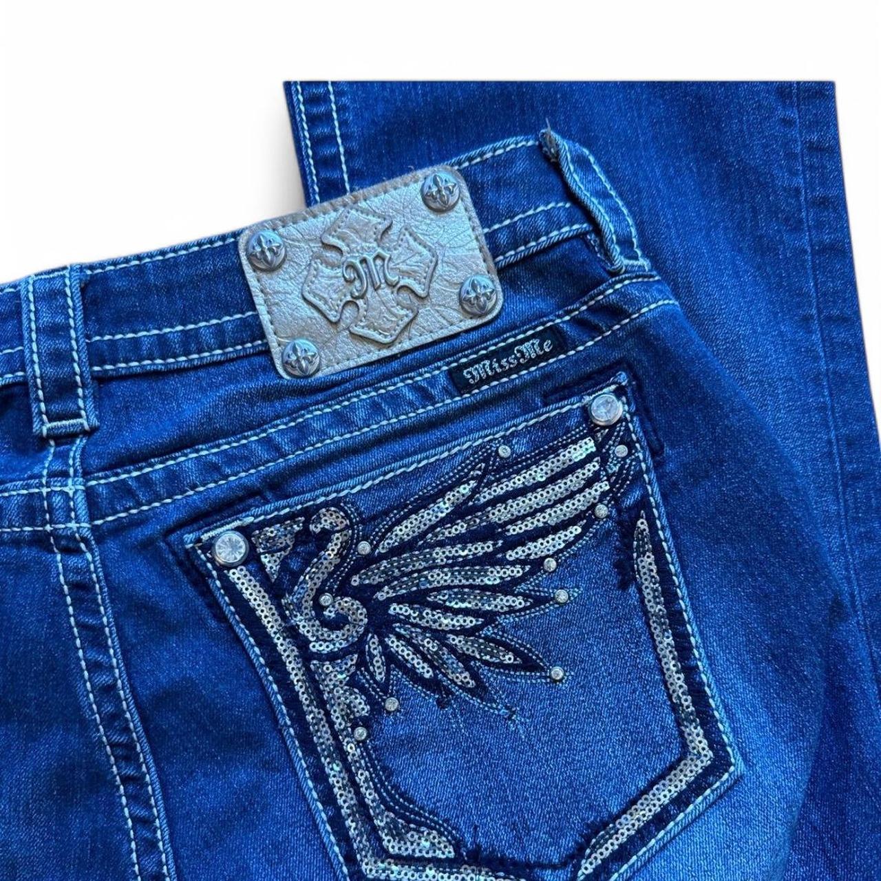 item listed by ava_yaa