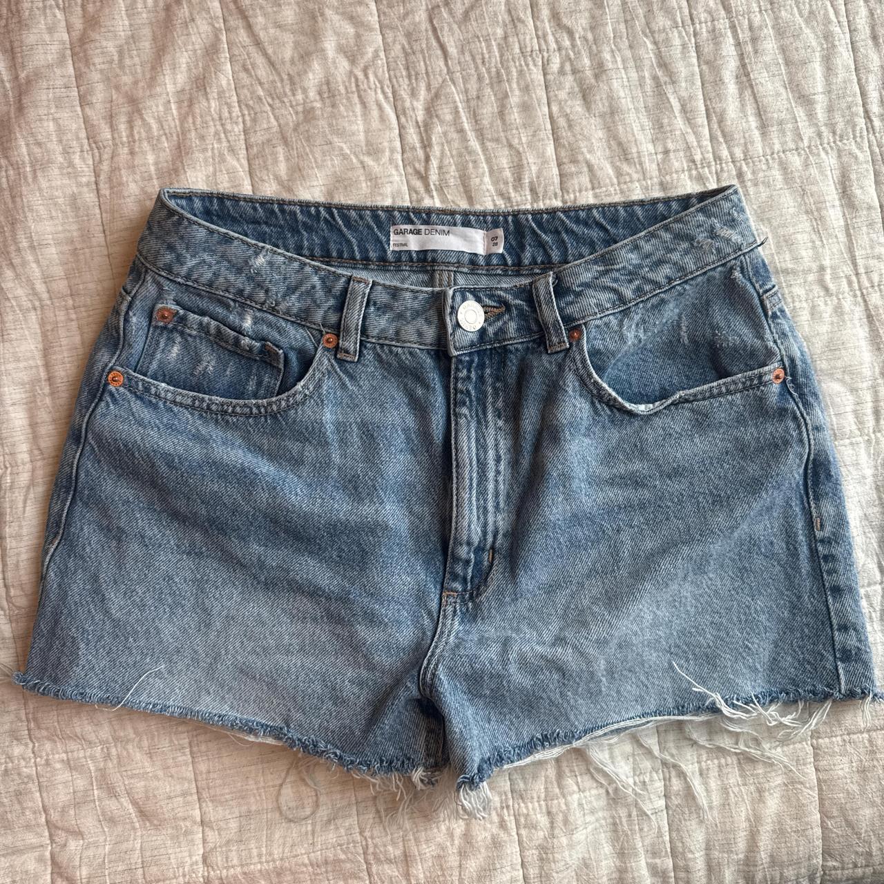 item listed by ava_yaa