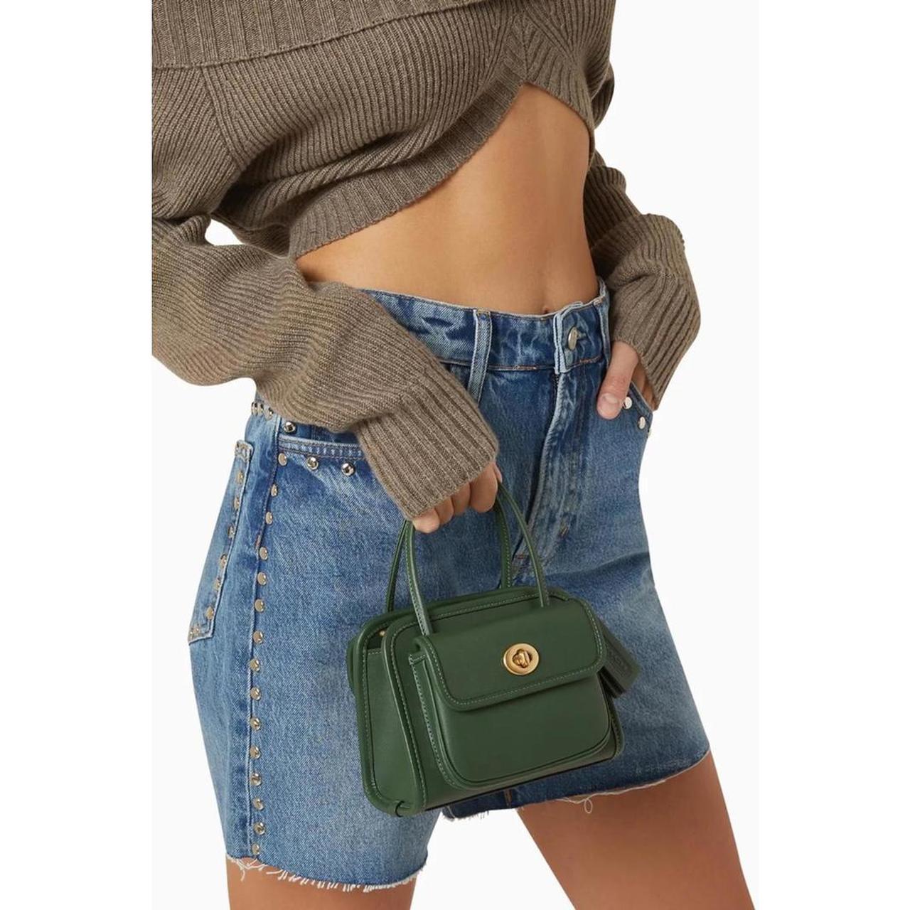 item listed by depopest_604