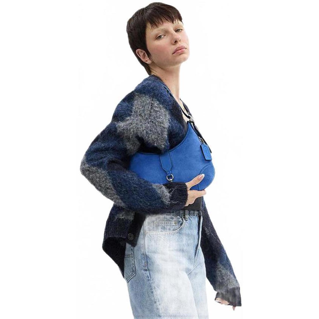 item listed by depopest_604
