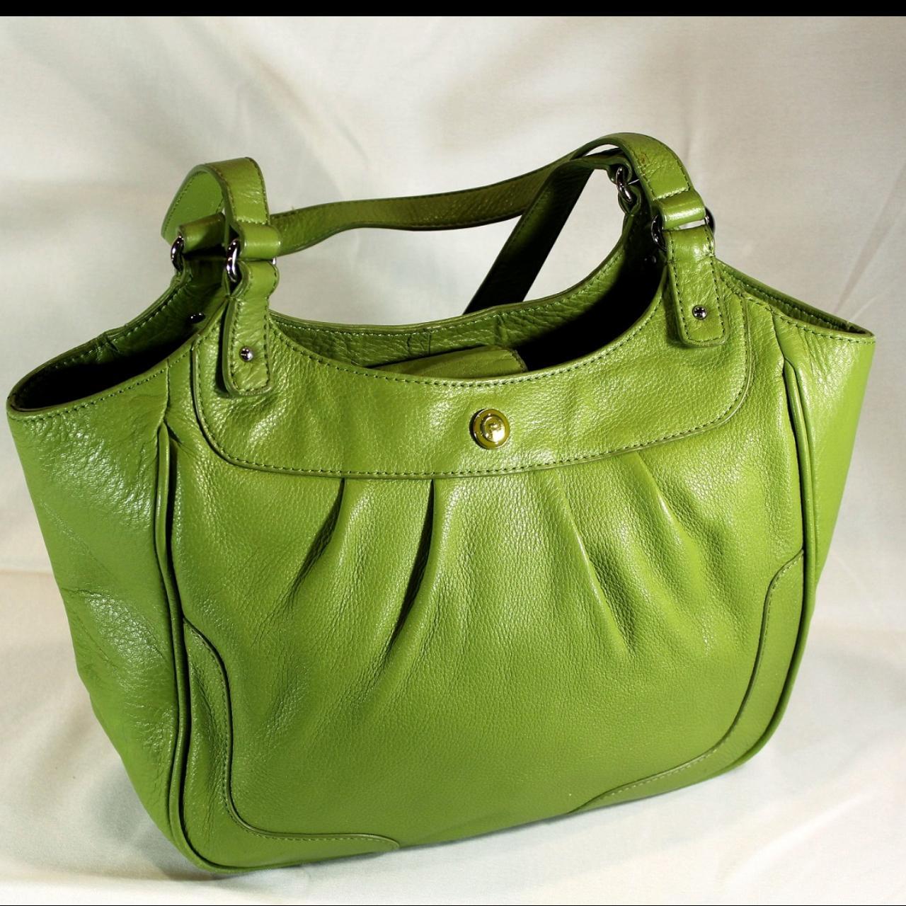 Etienne Aigner Women's shops Green Shoulder Handbag Beautiful