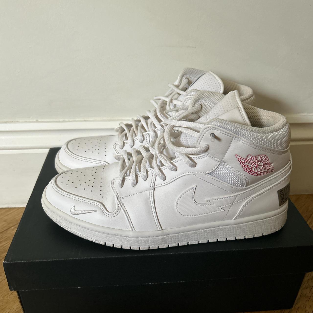 Nike Swoosh On Tour Air Jordan 1 Mid（海外限定◎】NIKE AIR JORDAN  