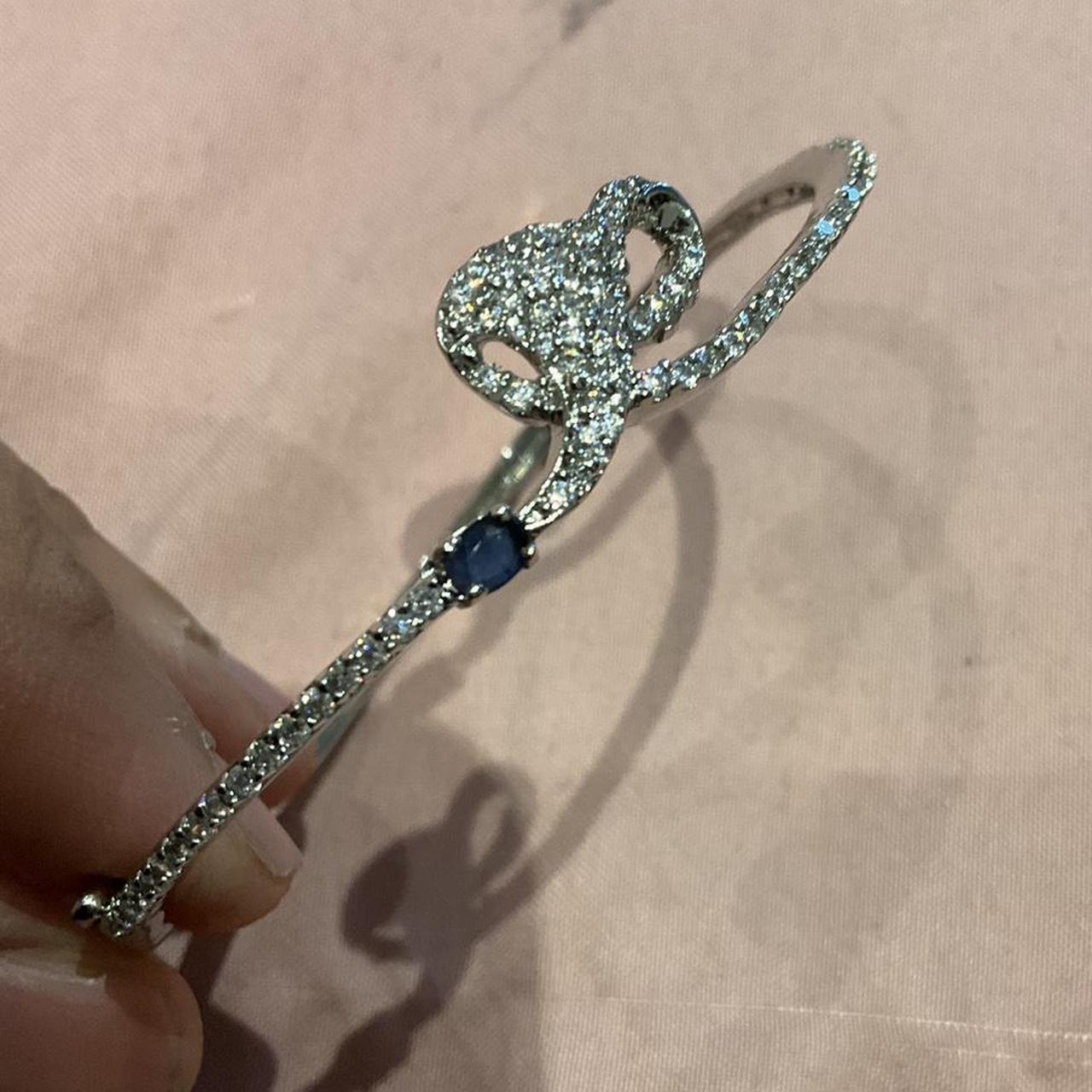 item listed by jewelryclotheshut