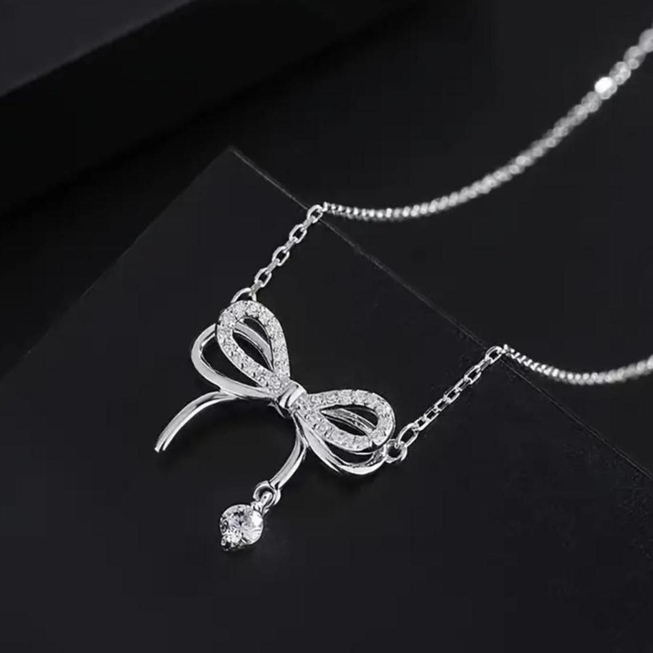 item listed by jewelryclotheshut