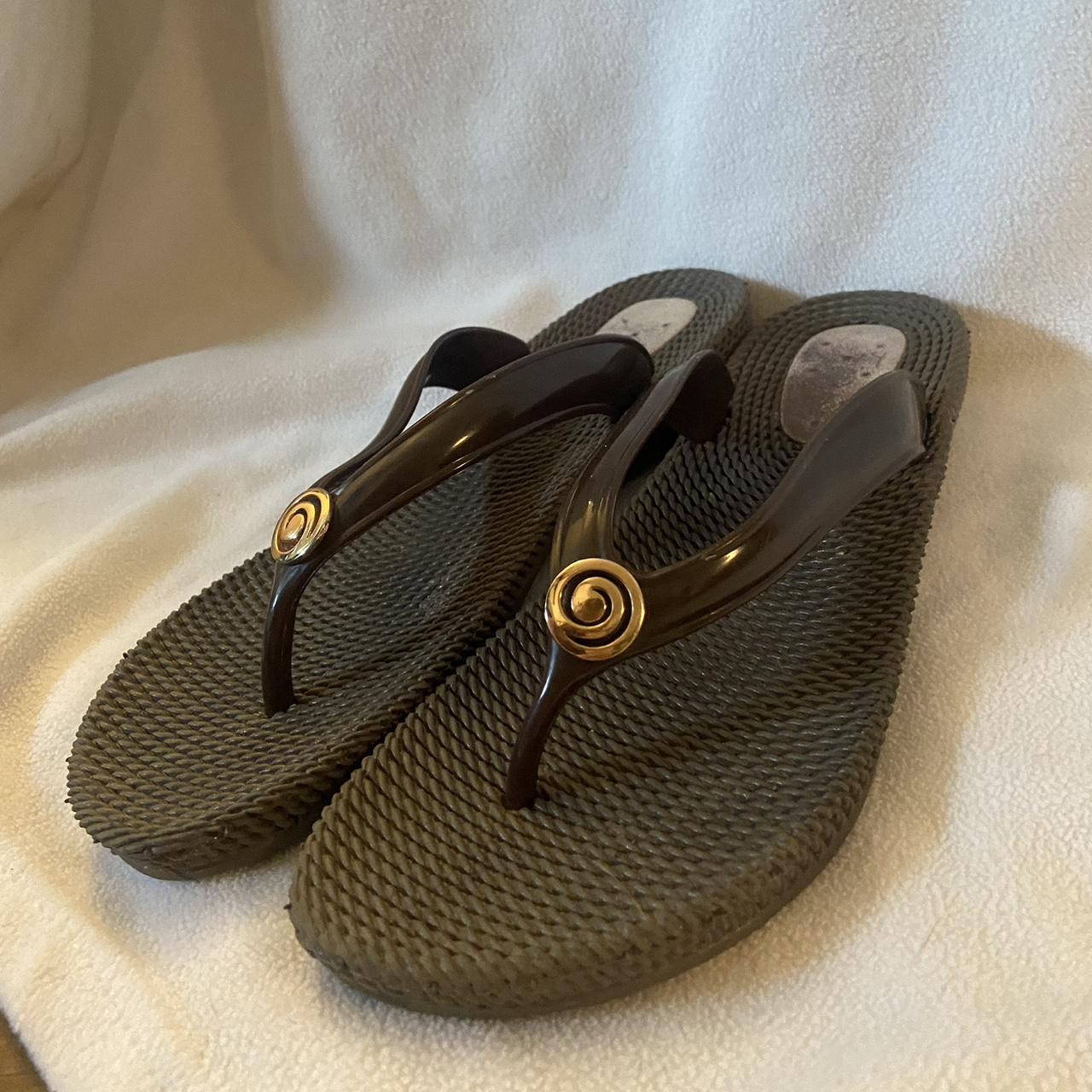 Dizzy flip flops discount