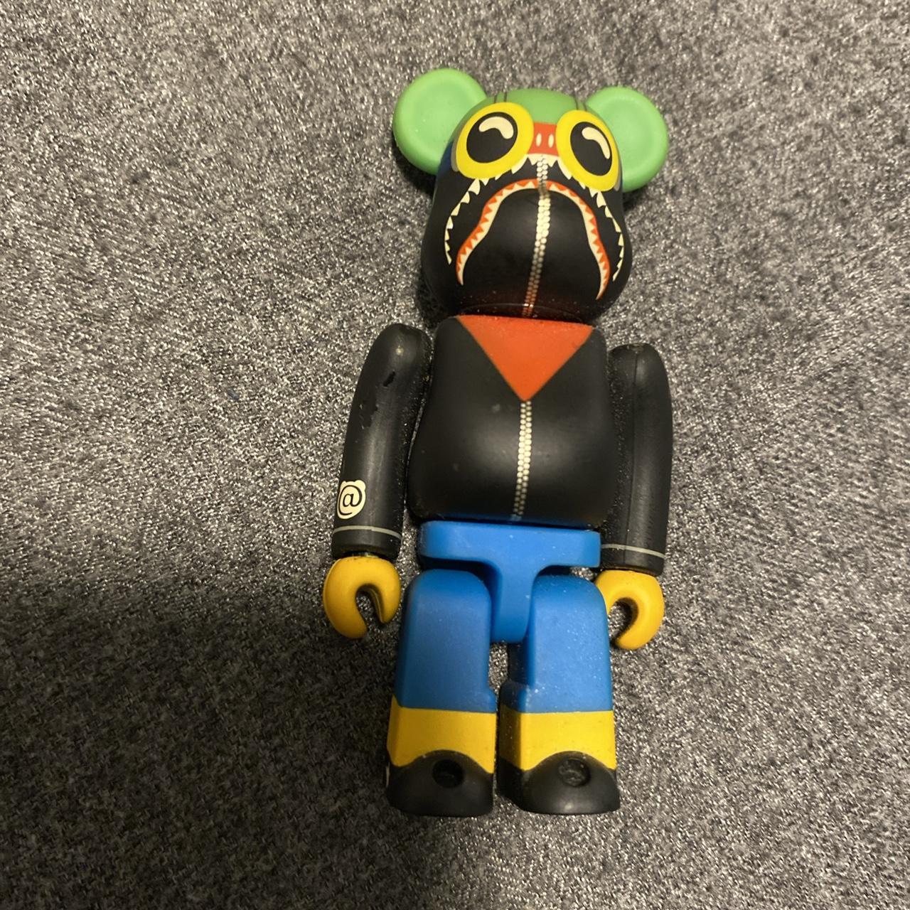 A BATHING APE - 送料無料 BE@BRICK BAPE SHARK FLYBOY 400% Bearbrick x Hebru Brantley Flyboy Shark 400% Bearbrick Black