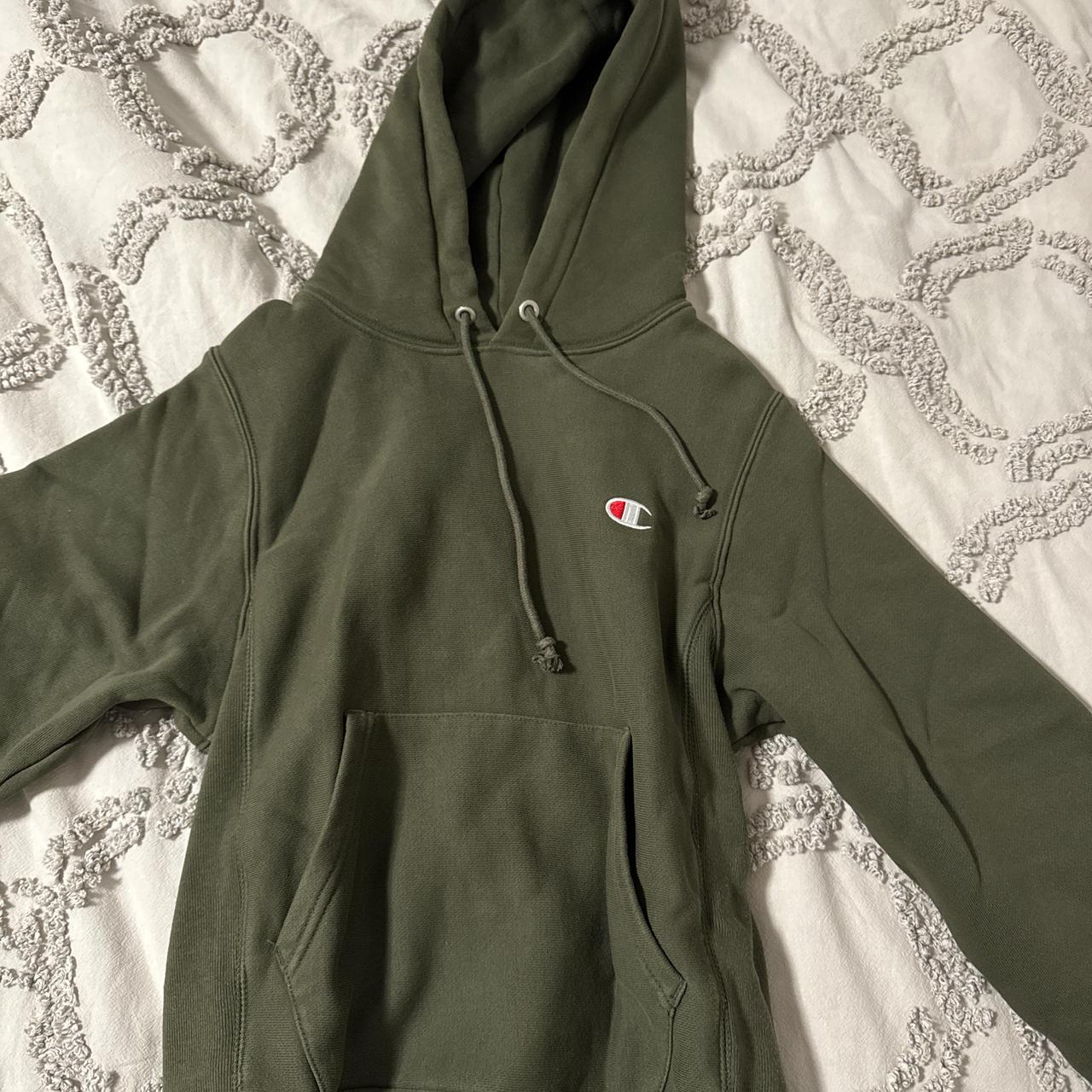 Dark green Champion hoodie. Green hoodie dark. Depop