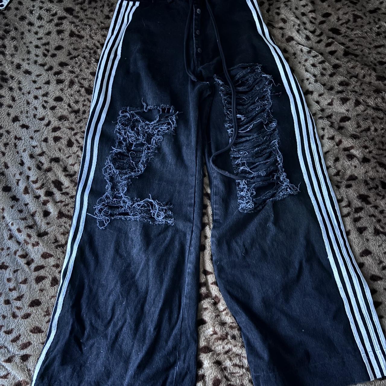 Yori sport ripped 5 stripe denim Light heel drag... | Depop
