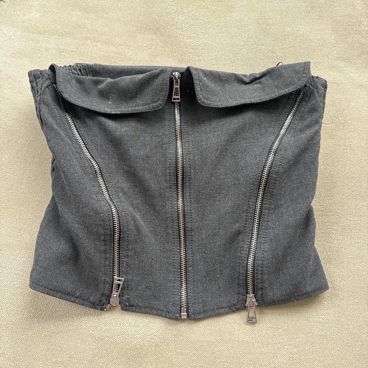item listed by jazmynmoni