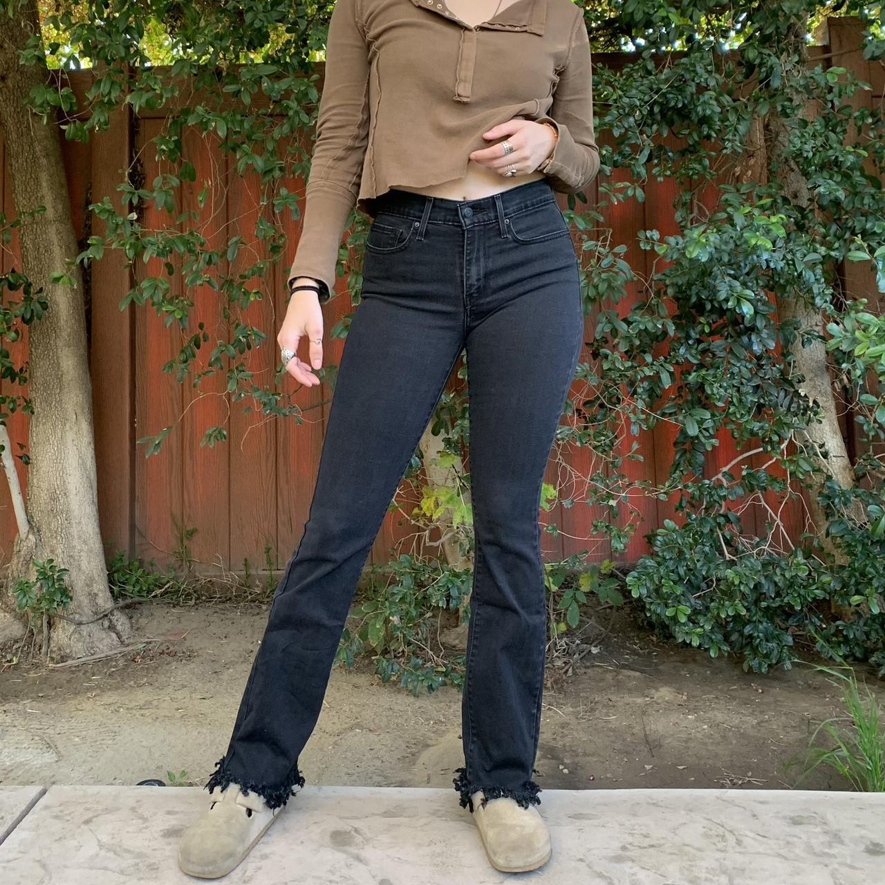 🖤 super flattering black slimming bootcut Levi’s... Depop