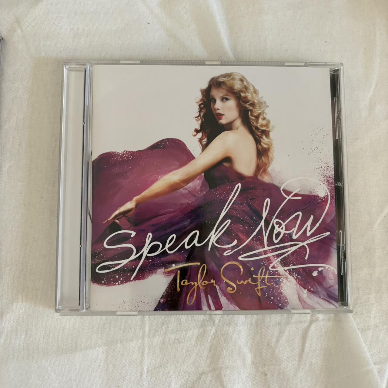 7 Taylor Swift cds all in an amazing condition!! | Depop