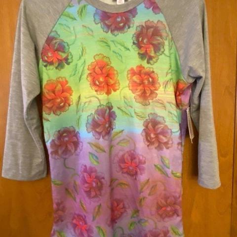 Bundle of LuLaRoe top Womens Randy Tee Shirts Size Medium