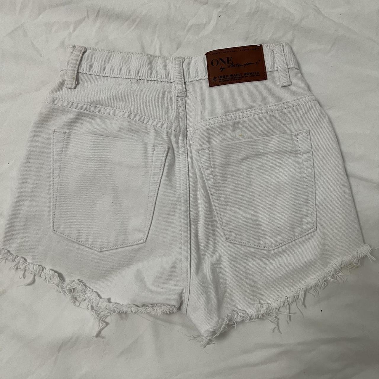 One teaspoon deals white shorts