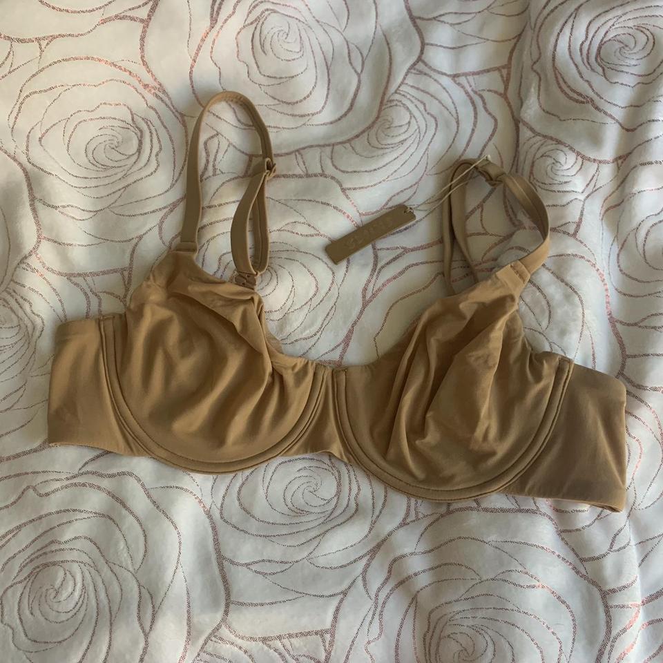 NWT* Skims Fits Everybody Unlined Underwire Demi - Depop