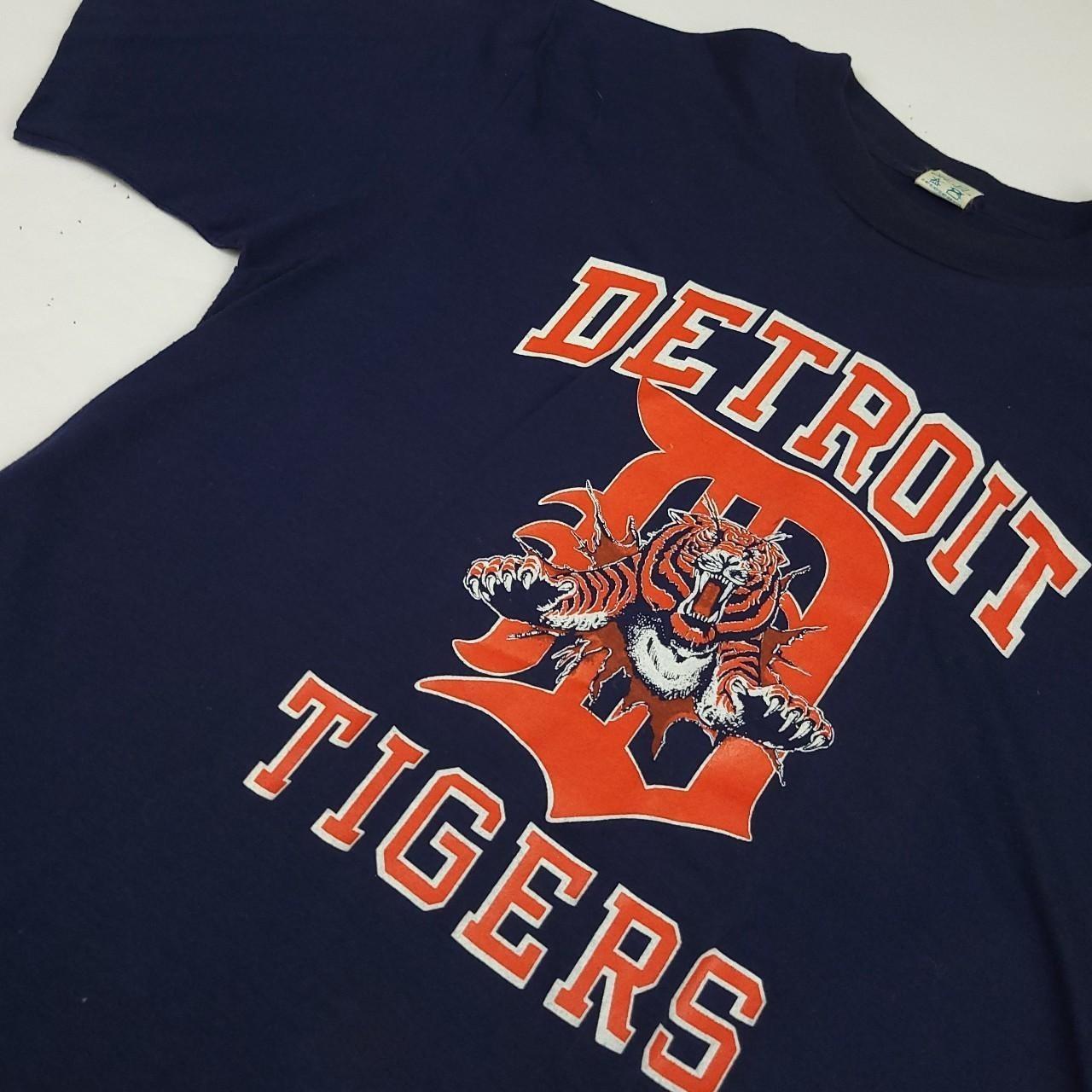 Vintage Detroit tigers t shirt large fits like medium - Depop