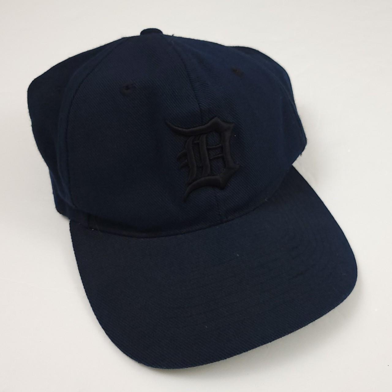 Vintage Detroit Tigers snapback hat in navy. From - Depop