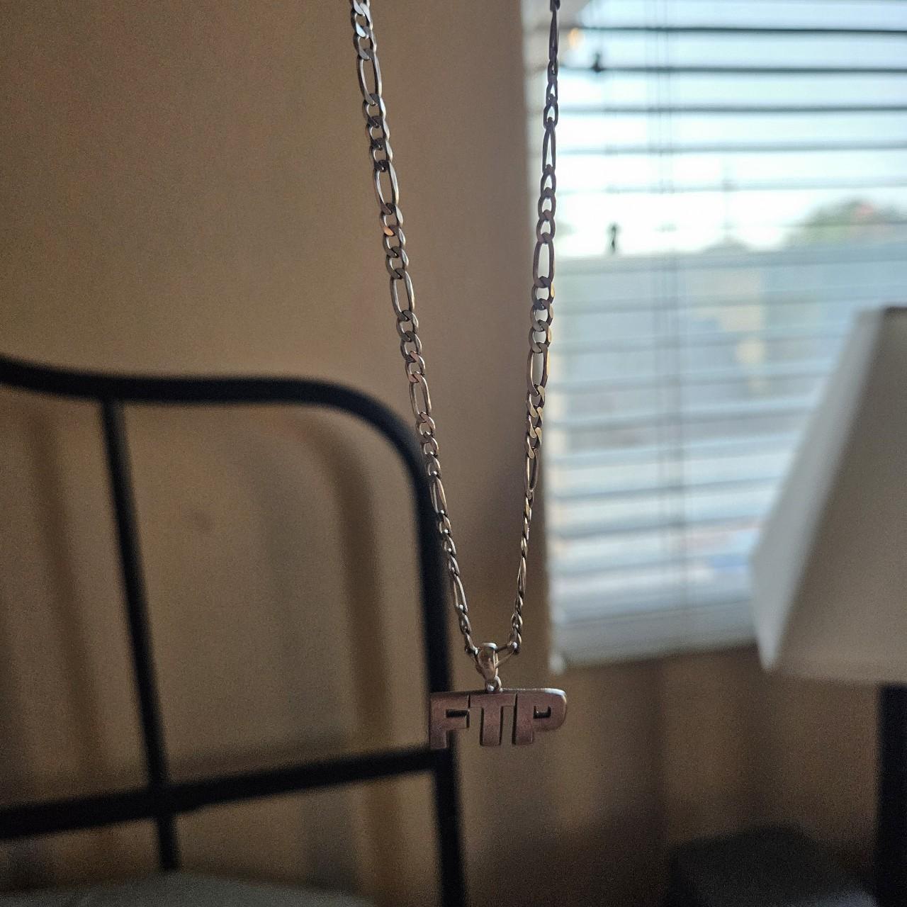 アクセサリー FTP CHAIN SILVER LOGO FTP LOGO BLACK SILVER CHAIN 2 SET - メルカリ