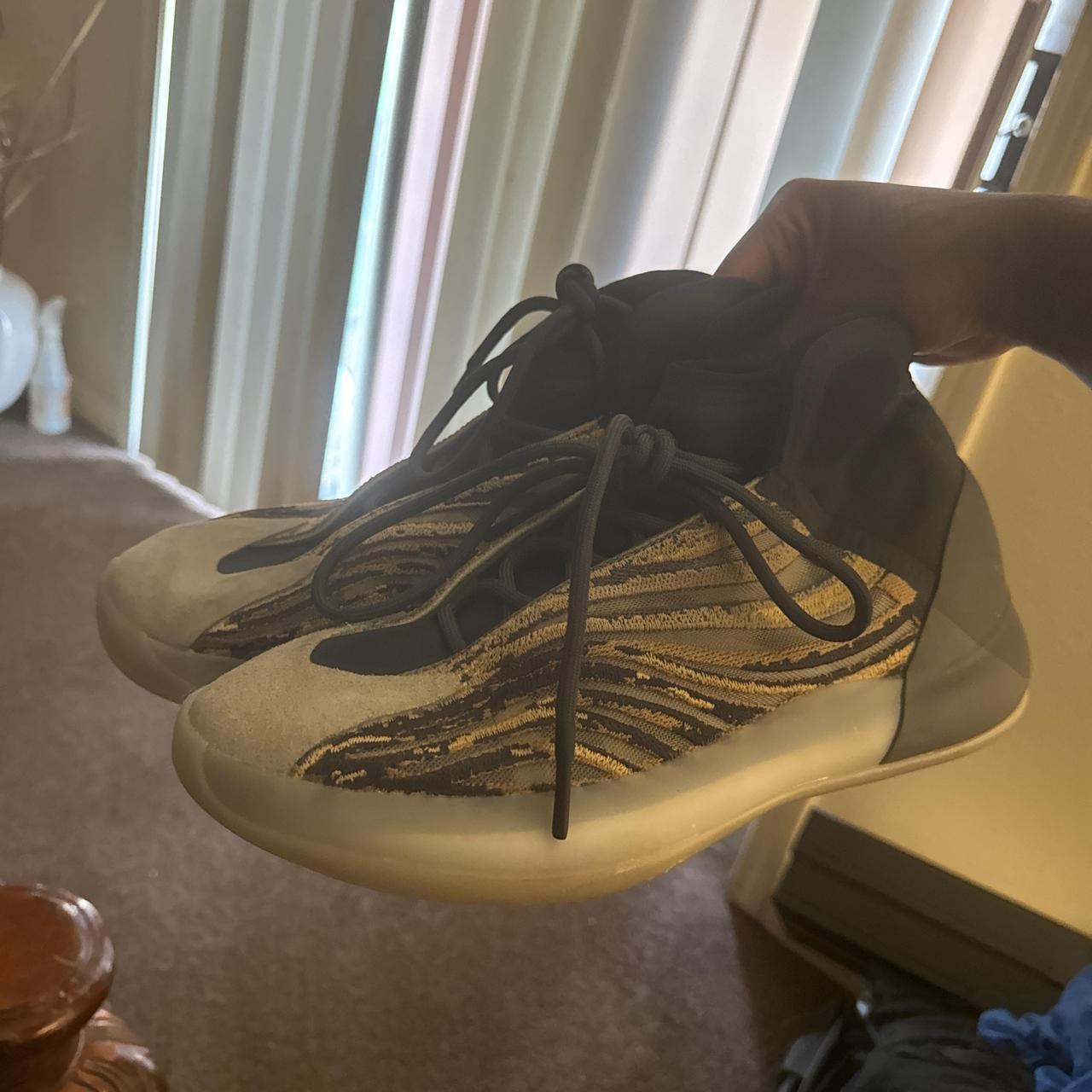 yeezy qntm orange on feet