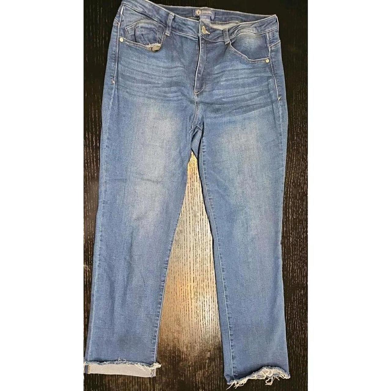 item listed by alexis30_as