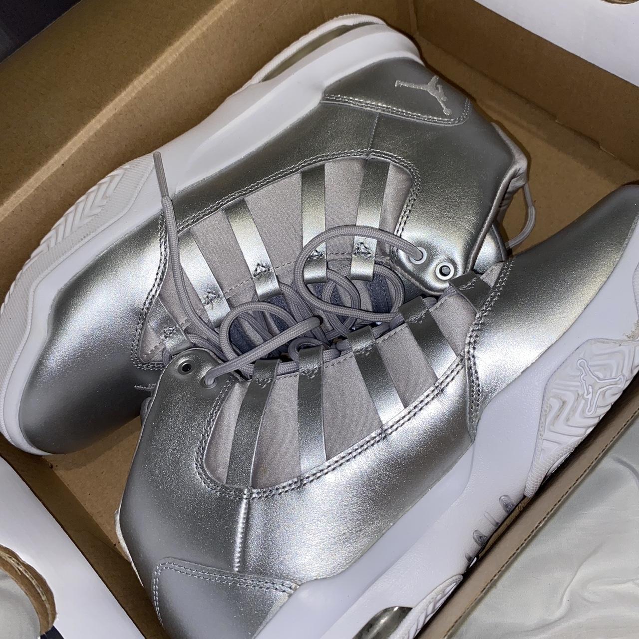 Jordan max aura silver on sale