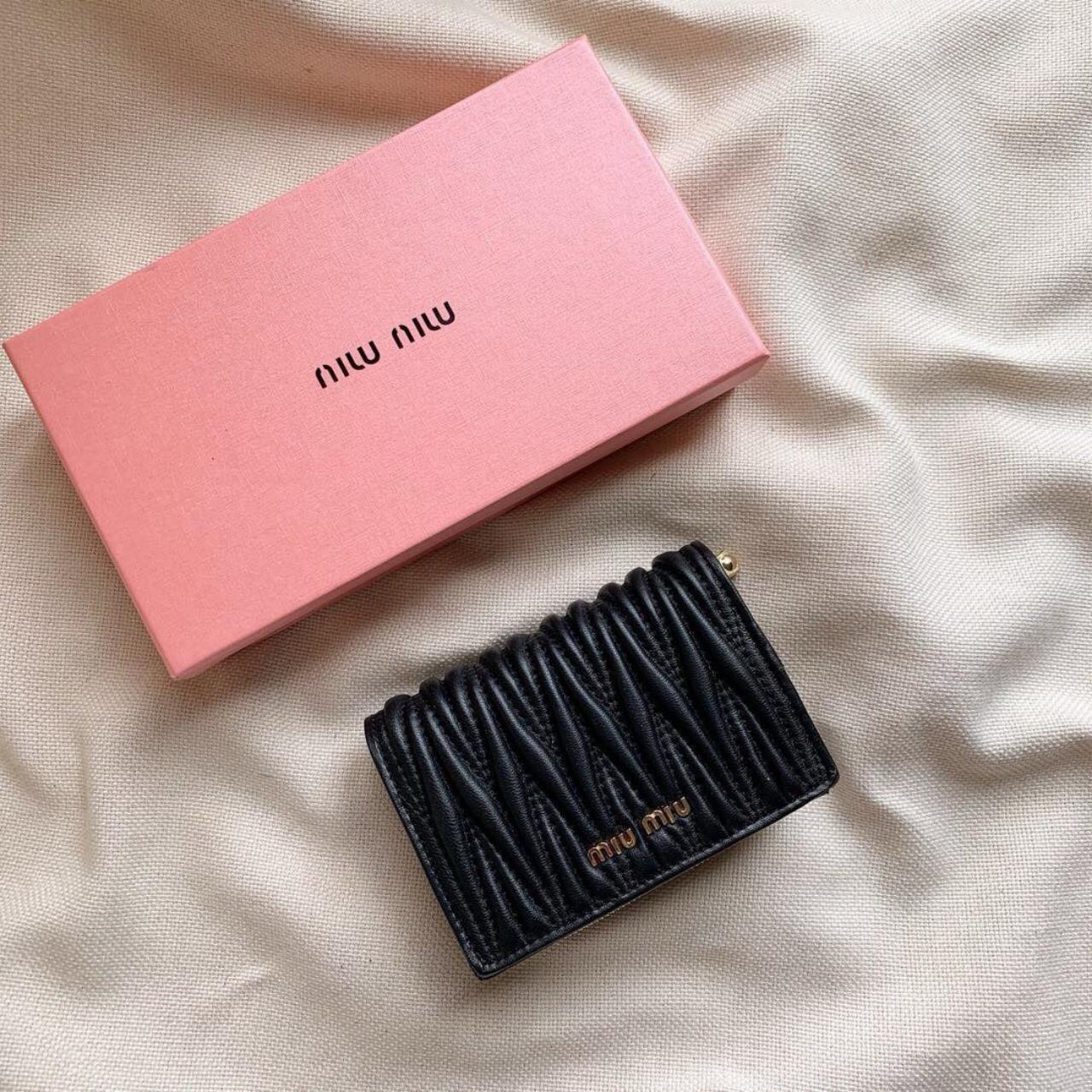 小物 90s-00s miumiu archive enamel wallet Miu Miu Unused Rare Green Black Bow Patent Leather | Depop
