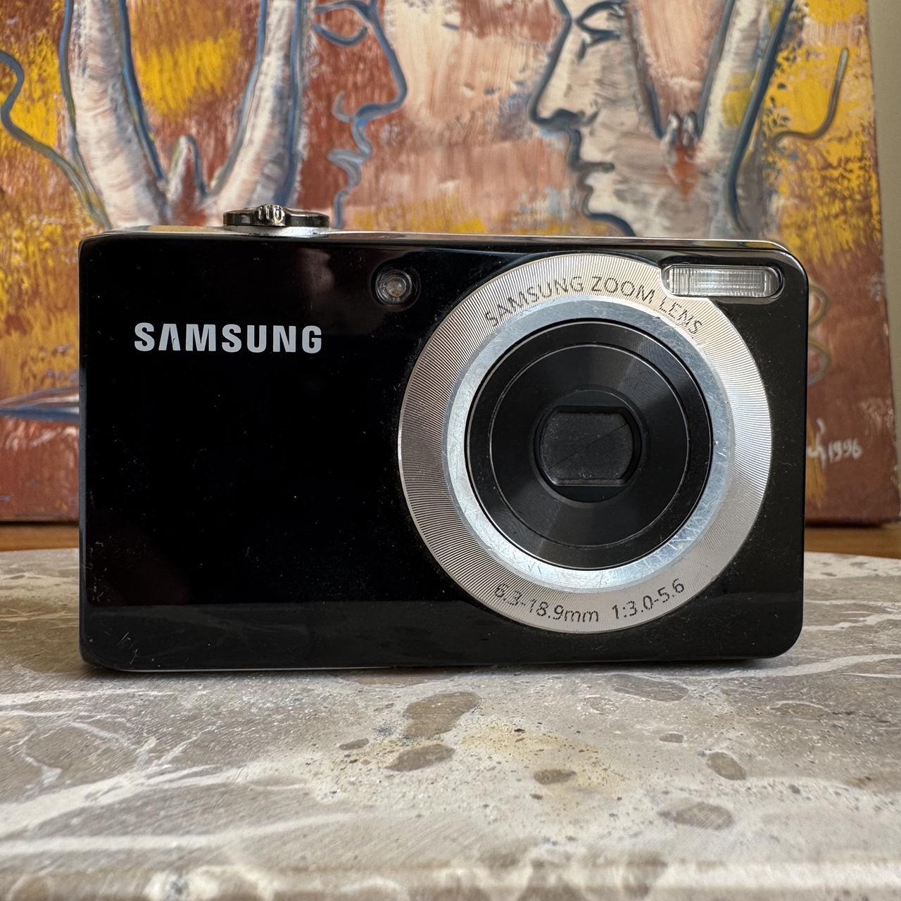 Samsung PL101 digital camera Has a front facing LCD... | Depop