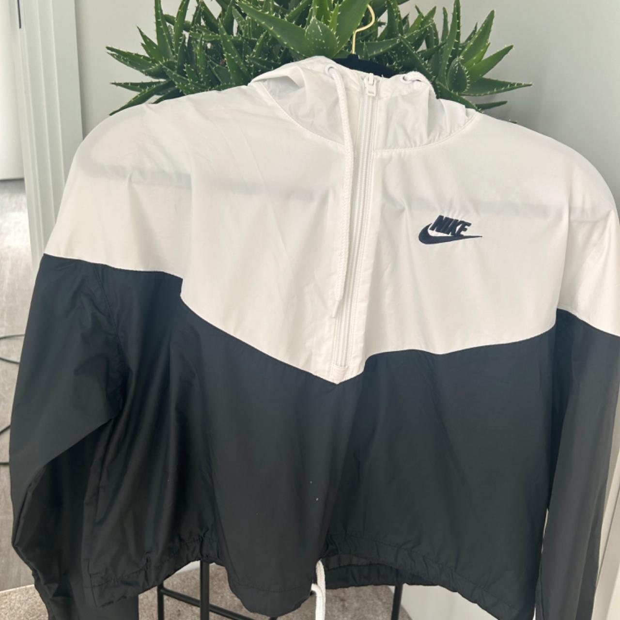 nike windbreaker cropped