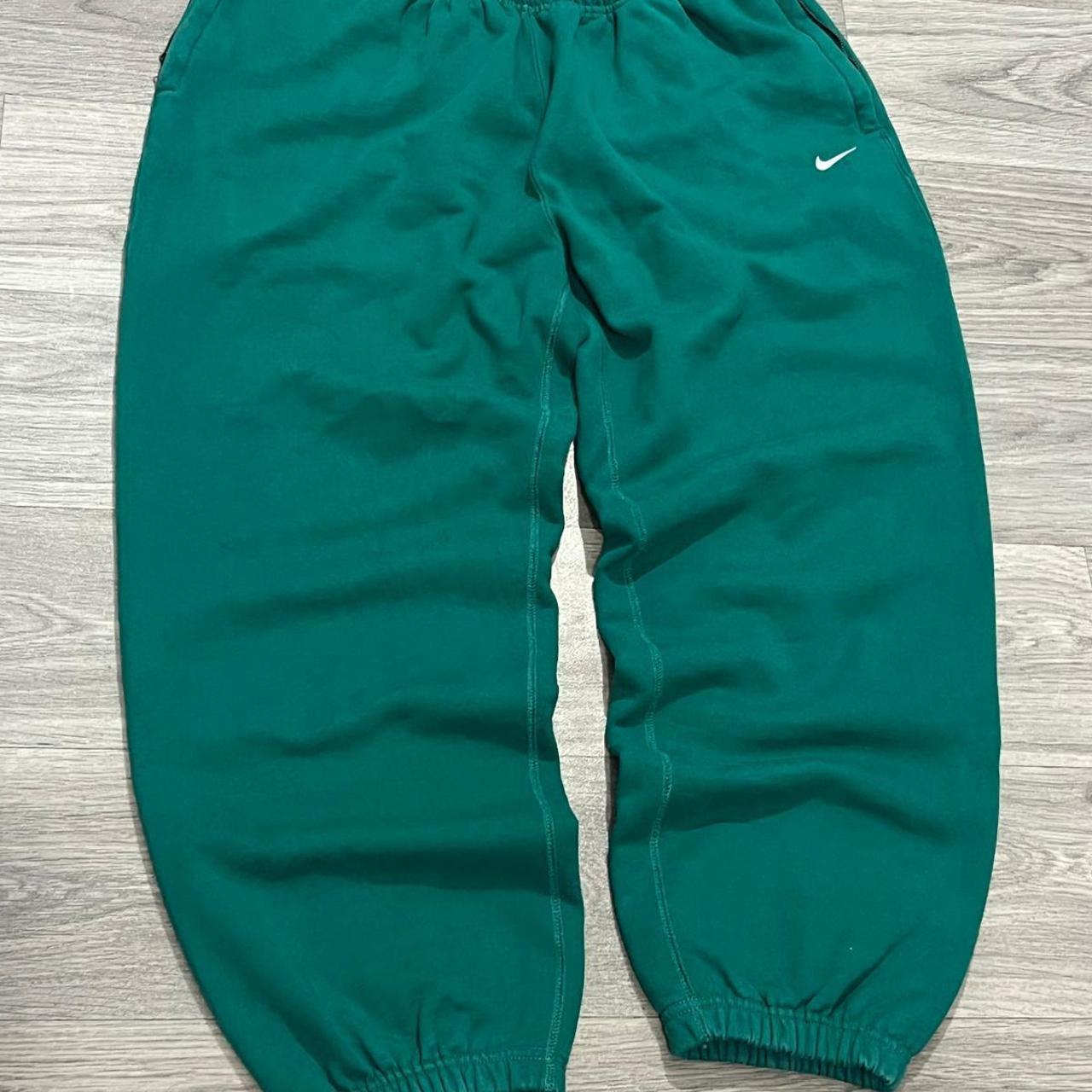 item listed by akhunzz