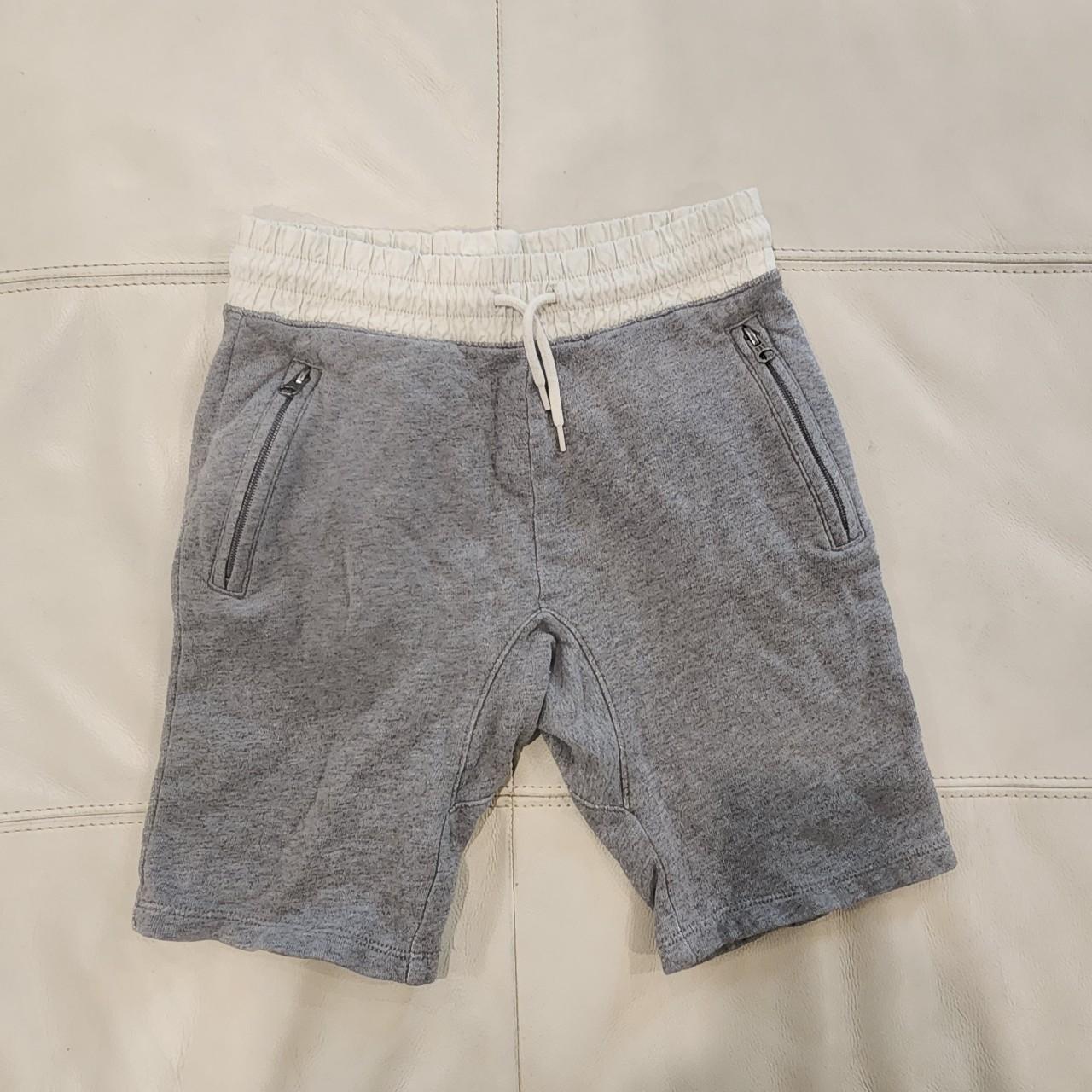 item listed by lucianapirva
