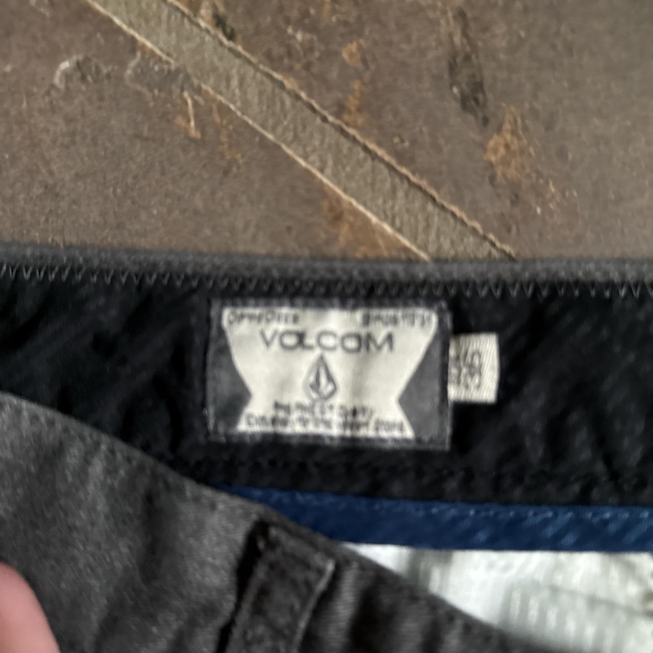 Volcom Men's Shorts - Black/Grey - 36" – vintage … - image 2