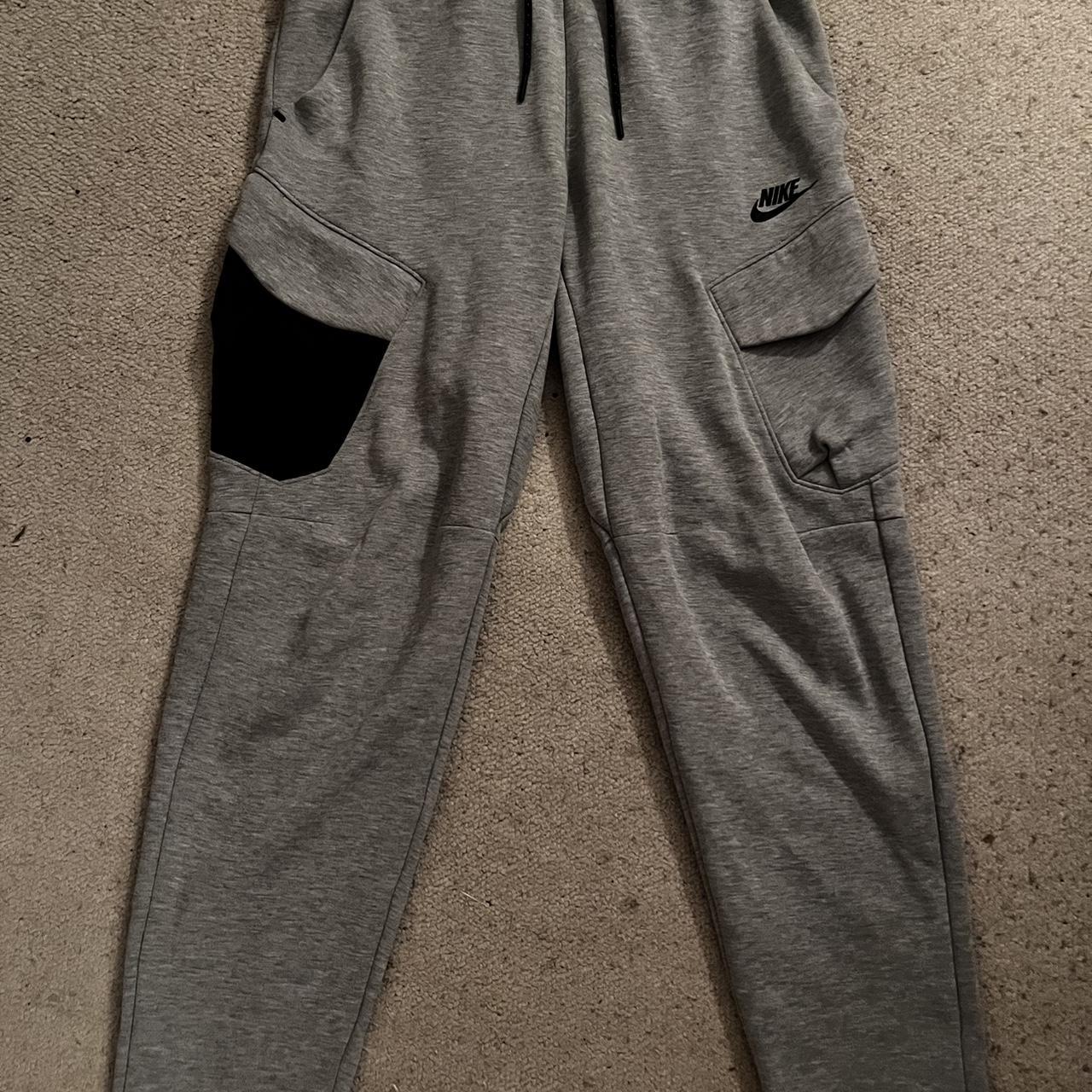 Mens grey joggers nike on sale