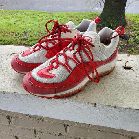 Air max 98 2025 university red on feet