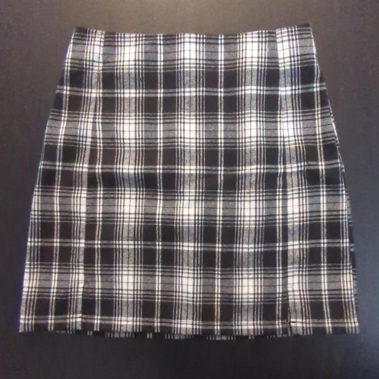 black and white plaid skirt women's size medium no - Depop