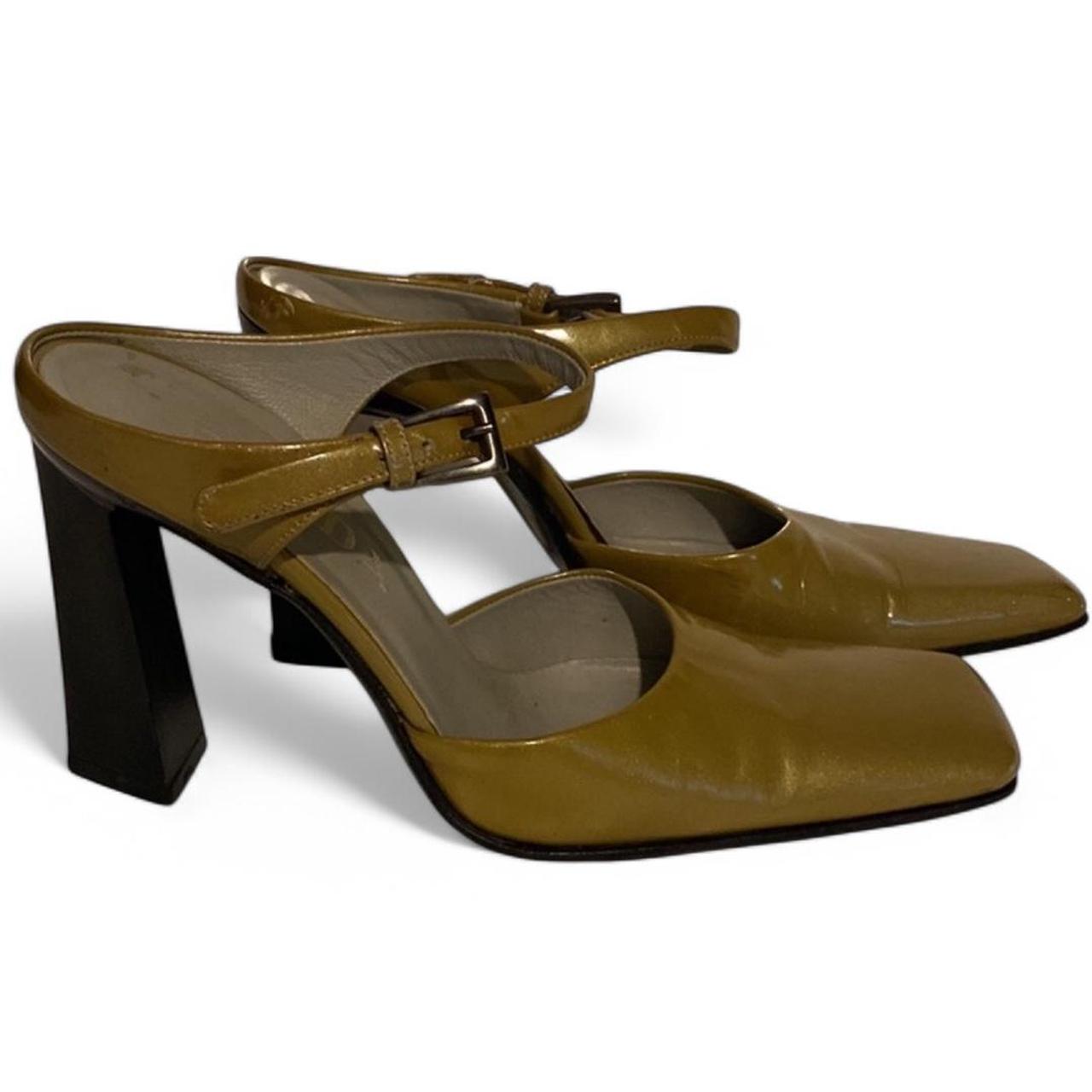 item listed by emilyydcloset