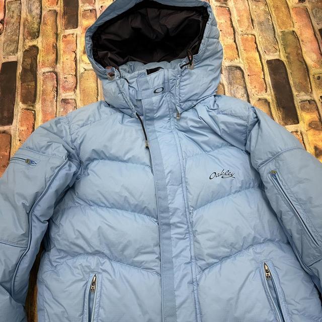 Vintage Oakley snowboard/ski puffer jacket in light... - Depop